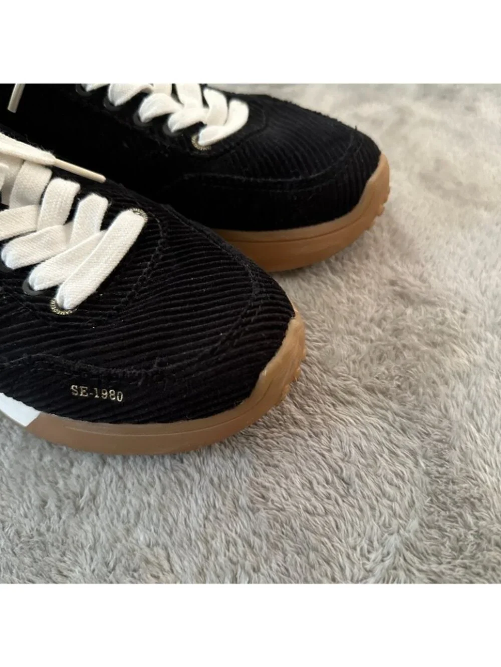 Sam Edelman Layla Sneakers Women's 10 Black Corduroy Shoes